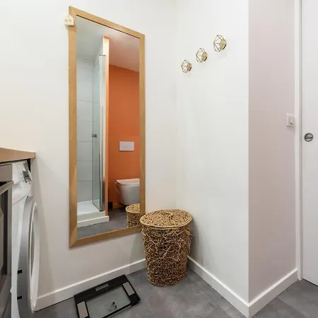 Apartment Tastefully Decorated 1bdparmentierrepublique Paris